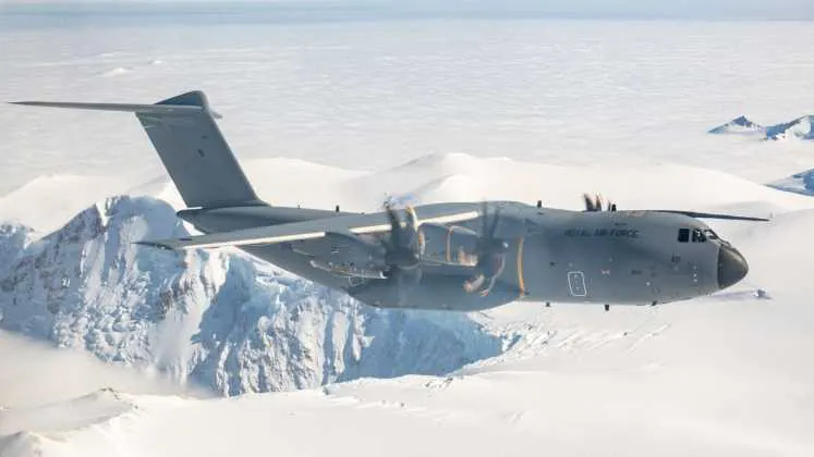 UK-malvinas-aviones-antartida-scaled